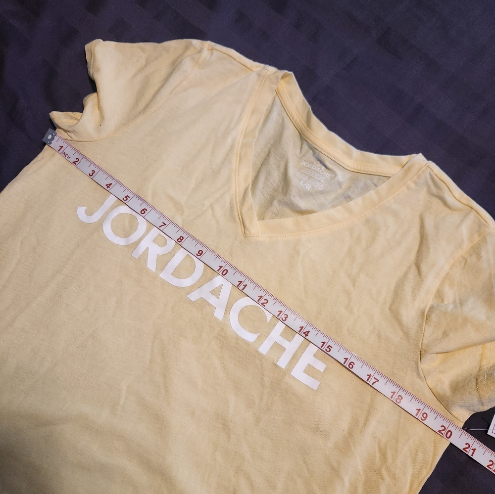 Ladies Jordache tshirt, size Large